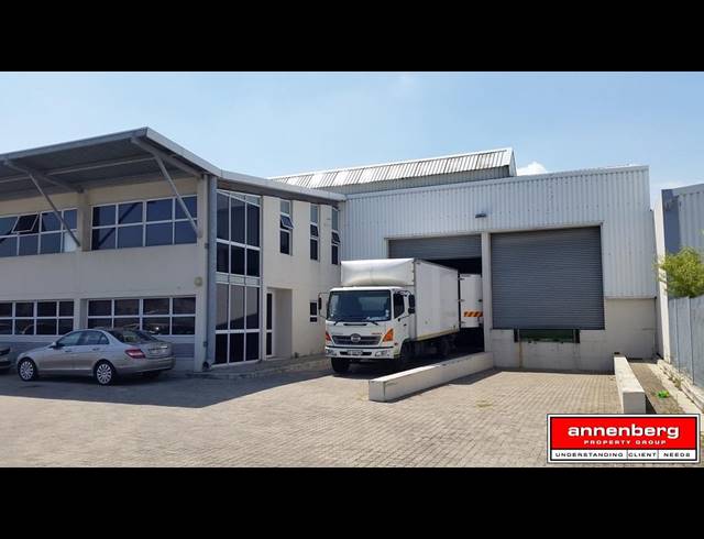 1,220M² FACTORY RENTED IN AIRPORT INDUSTRIA